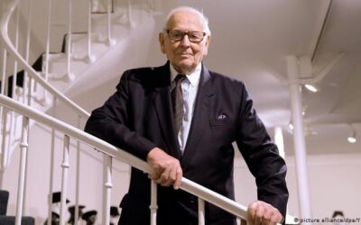 pierre cardin 400x250 1 - Il mondo dice addio al suo “Stilista del Futuro”