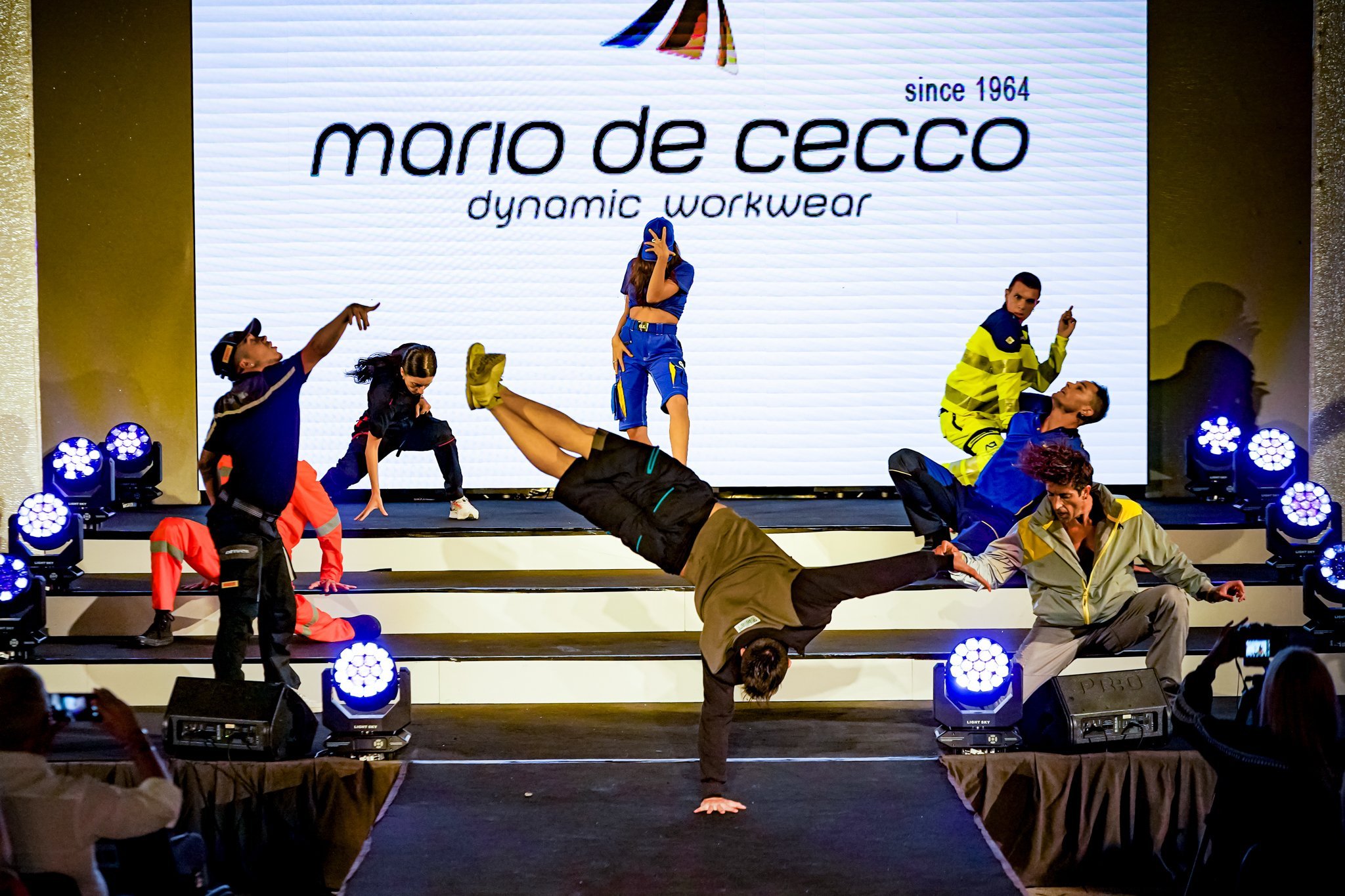 Ballo De Cecco 3 6 - Pescara: gran successo per la sfilata “Restart, are you really ready?”